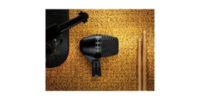 Shure Cardioid Dynamic Kick Drum Microphone PGA52-XLR