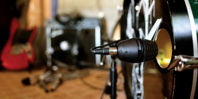Shure Cardioid Dynamic Kick Drum Microphone PGA52-XLR